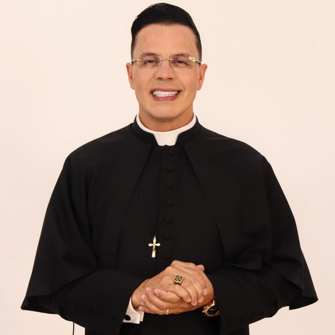 Padre Cleber Leandro